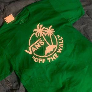 New Vans “off the wall” t shirt, ☘️never worn. Size Medium